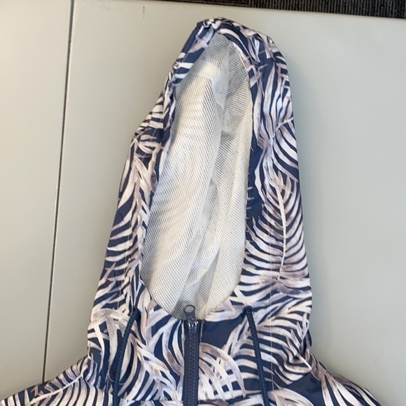 XERISON Floral Wind & Rain Activewear Jacket Size Medium - Picture 9 of 15